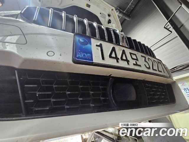 BMW 5-Series 2023 — photo 1