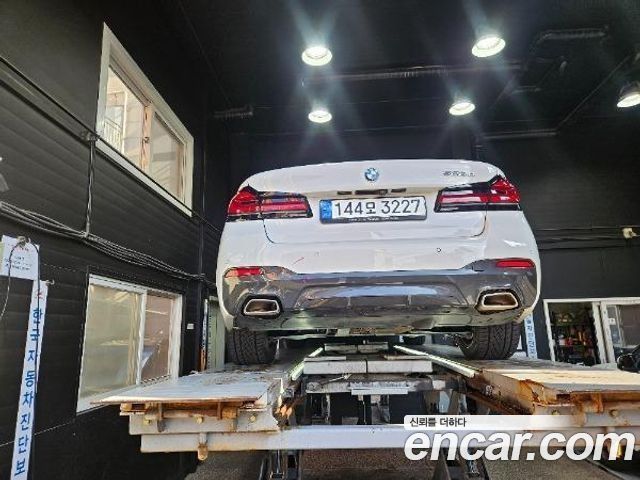 BMW 5-Series 2023 — photo 2
