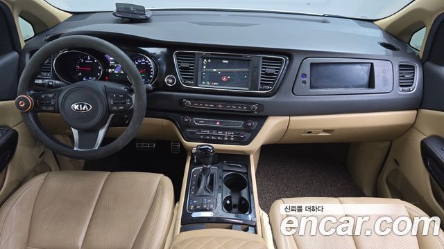Kia Canival 2016 — photo 7