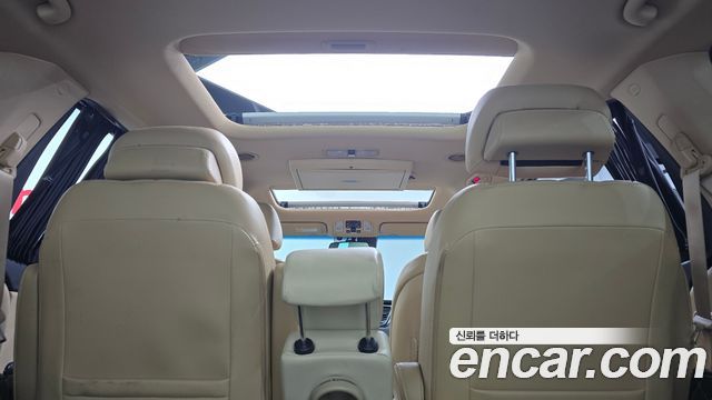 Kia Canival 2016 — photo 15