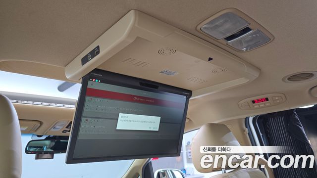 Kia Canival 2016 — photo 18