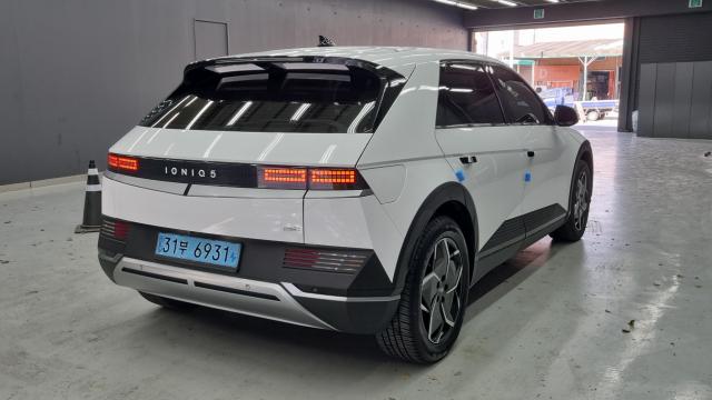 Hyundai Ioniq5 2022 — photo 2