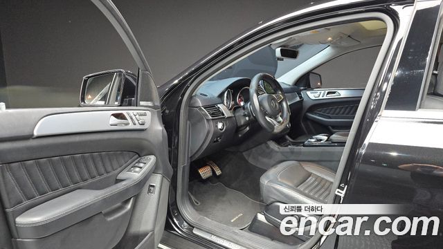 Mercedes-Benz GLE-Class 2017 — photo 13
