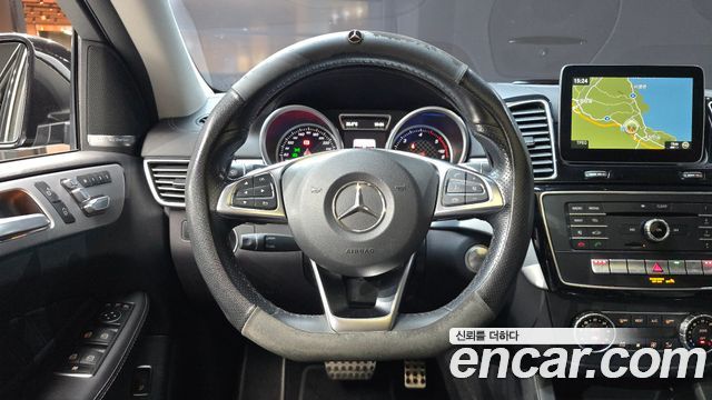 Mercedes-Benz GLE-Class 2017 — photo 19
