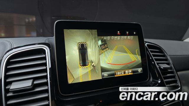 Mercedes-Benz GLE-Class 2017 — photo 20