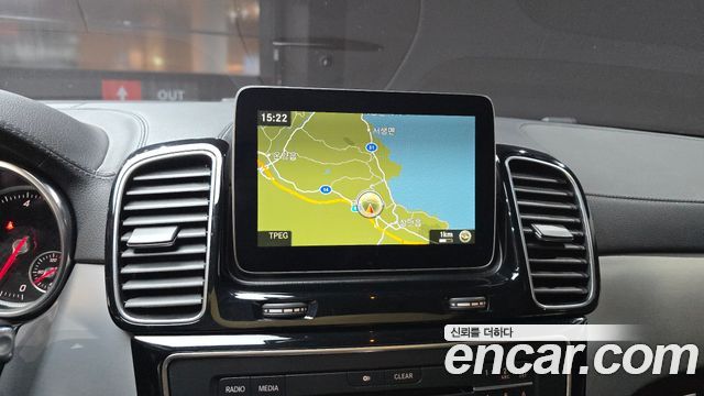 Mercedes-Benz GLE-Class 2017 — photo 23