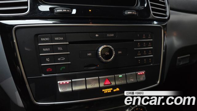 Mercedes-Benz GLE-Class 2017 — photo 24