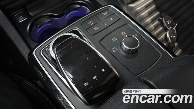 Mercedes-Benz GLE-Class 2017 — photo 27