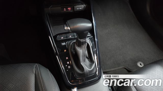 Kia Stonic 2018 — photo 12