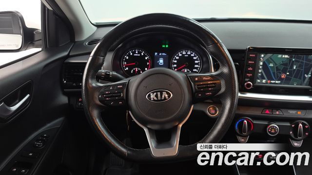Kia Stonic 2018 — photo 18