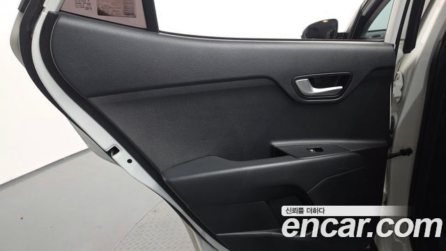 Kia Stonic 2018 — photo 15