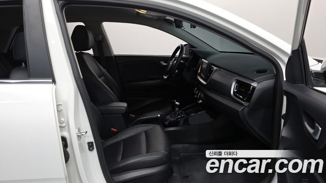 Kia Stonic 2018 — photo 16