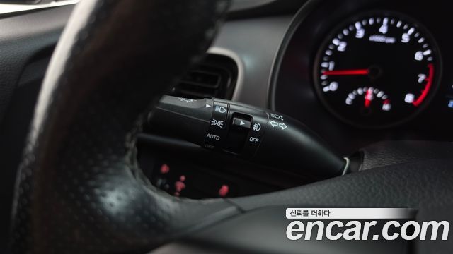 Kia Stonic 2018 — photo 31