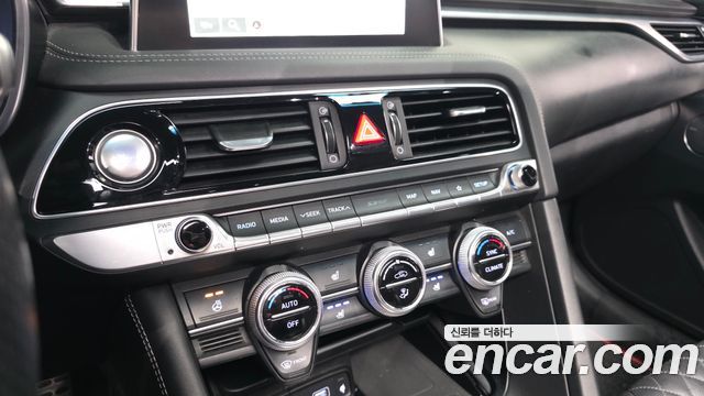 Genesis G70 2018 — photo 16