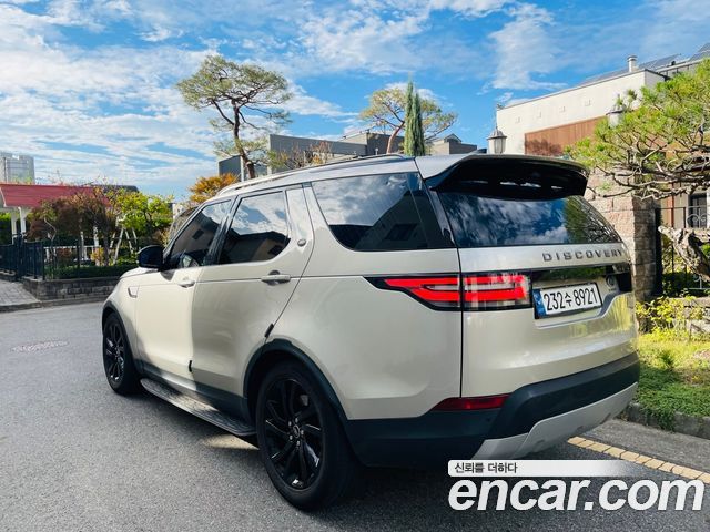 Land Rover Discovery 2017 — photo 4