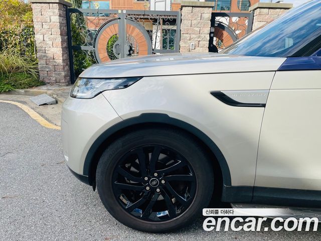 Land Rover Discovery 2017 — photo 6