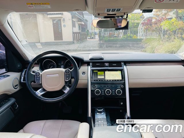 Land Rover Discovery 2017 — photo 8