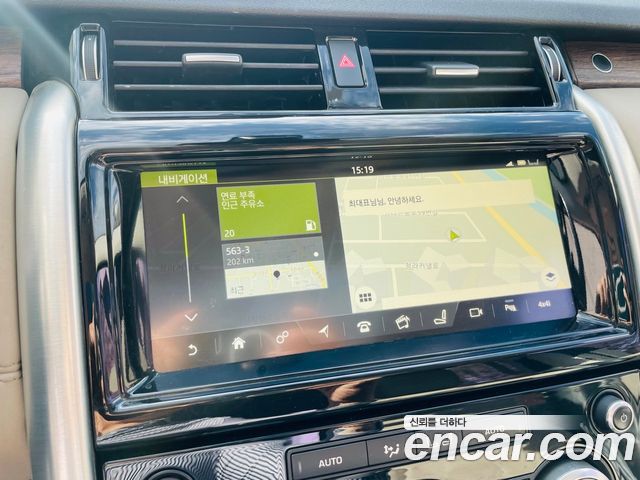 Land Rover Discovery 2017 — photo 13