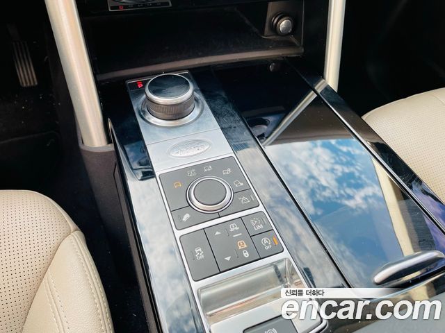 Land Rover Discovery 2017 — photo 15