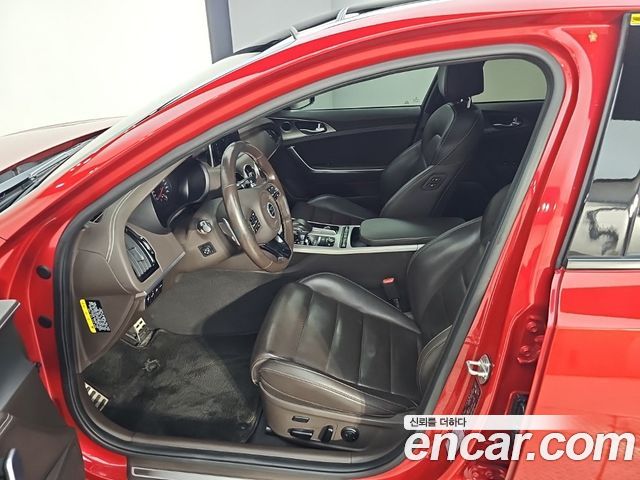 Kia Stinger 2019 — photo 11