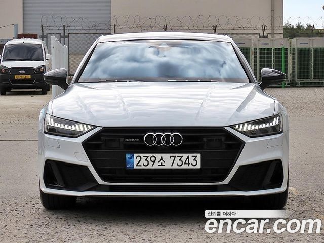 Audi A7 2023 — photo 1