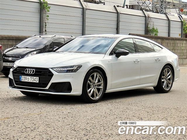 Audi A7 2023 — photo 2