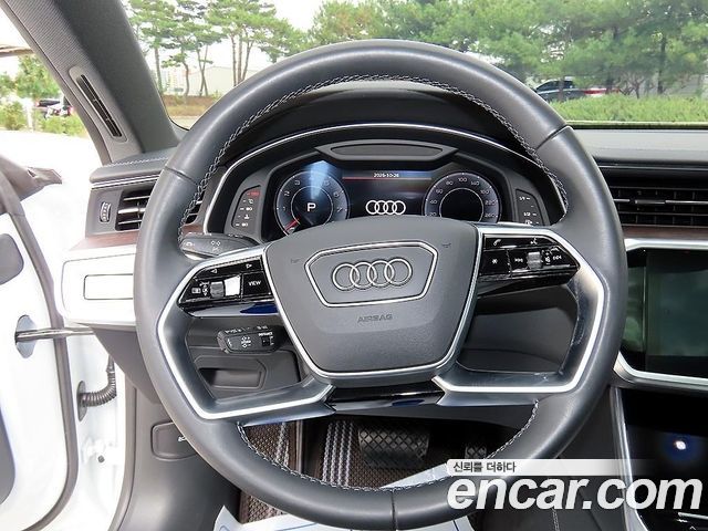 Audi A7 2023 — photo 8