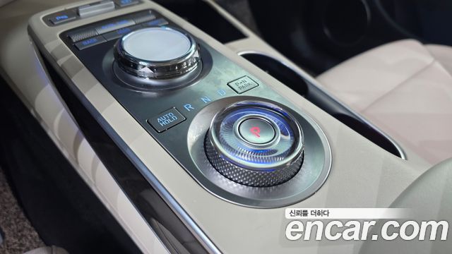 Genesis GV70 2023 — photo 12