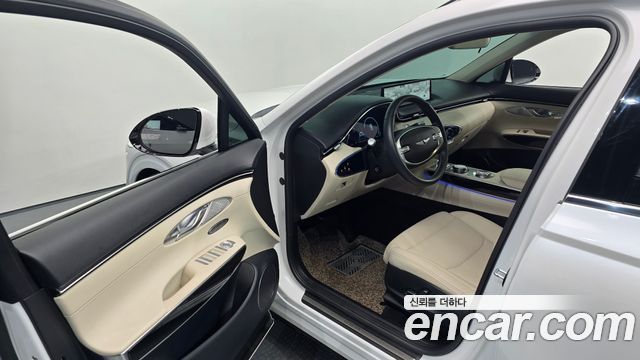 Genesis GV70 2023 — photo 17