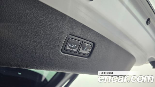 Genesis GV70 2023 — photo 23