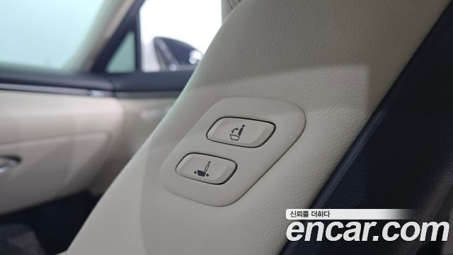 Genesis GV70 2023 — photo 25