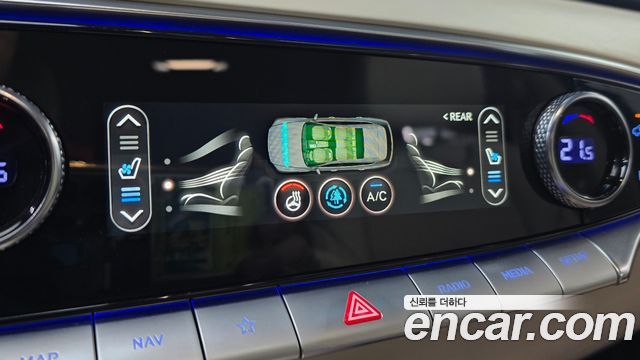 Genesis GV70 2023 — photo 26