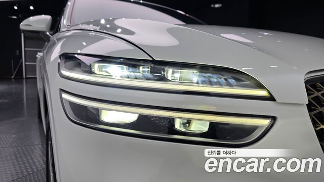 Genesis GV70 2023 — photo 8