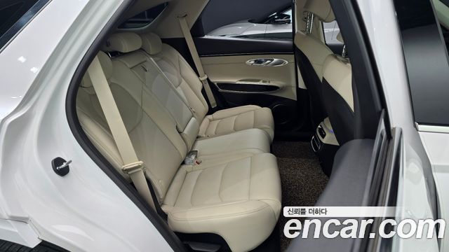 Genesis GV70 2023 — photo 16