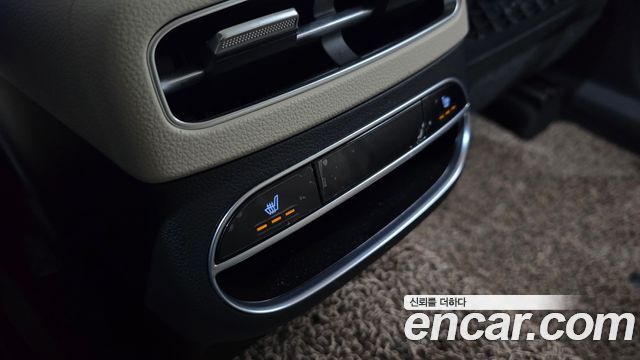 Genesis GV70 2023 — photo 29