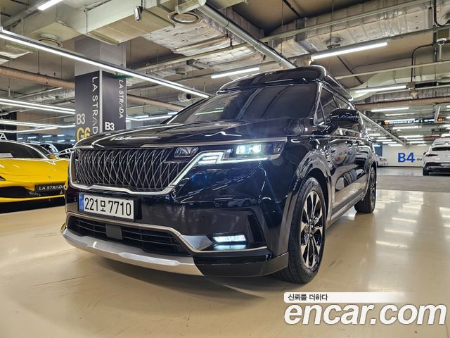 Kia Canival 2023 — photo 1