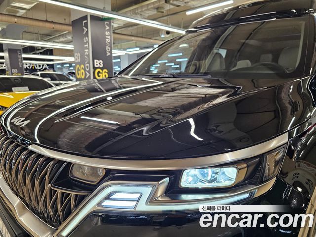 Kia Canival 2023 — photo 3
