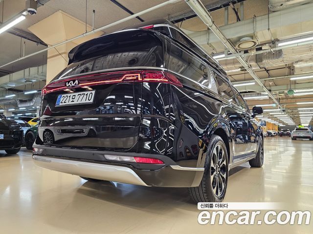 Kia Canival 2023 — photo 4