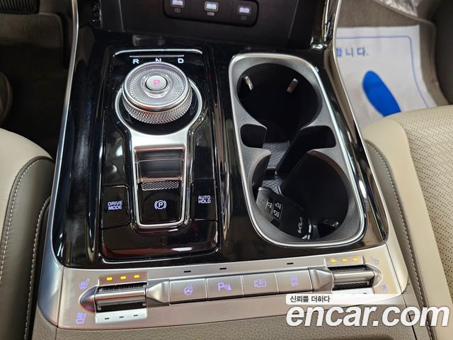 Kia Canival 2023 — photo 9