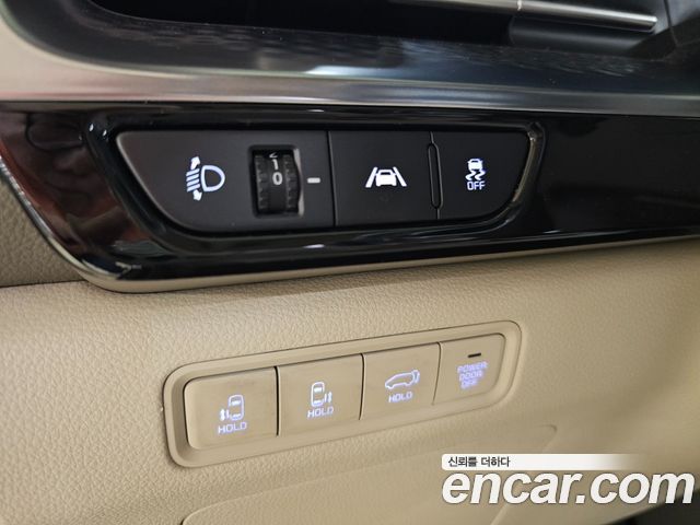 Kia Canival 2023 — photo 12