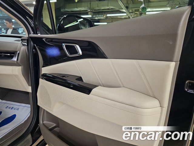 Kia Canival 2023 — photo 17