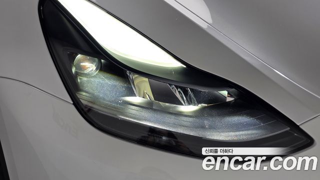 Tesla Model Y 2024 — photo 8