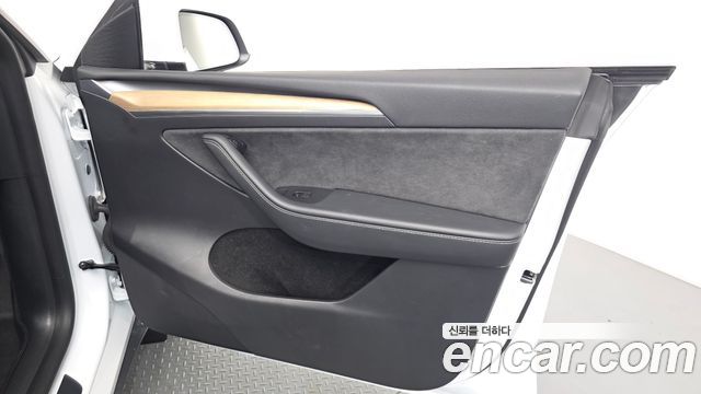 Tesla Model Y 2024 — photo 14