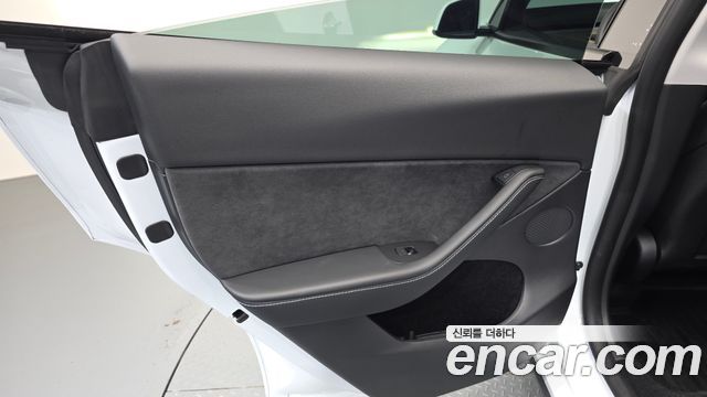 Tesla Model Y 2024 — photo 15