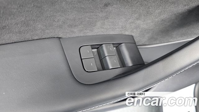 Tesla Model Y 2024 — photo 28