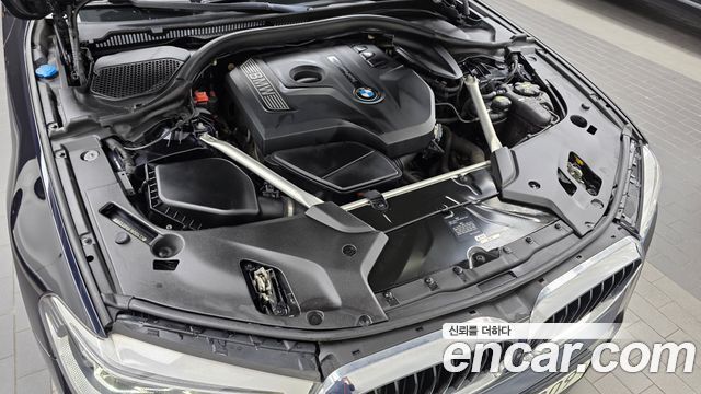 BMW 5-Series 2018 — photo 6