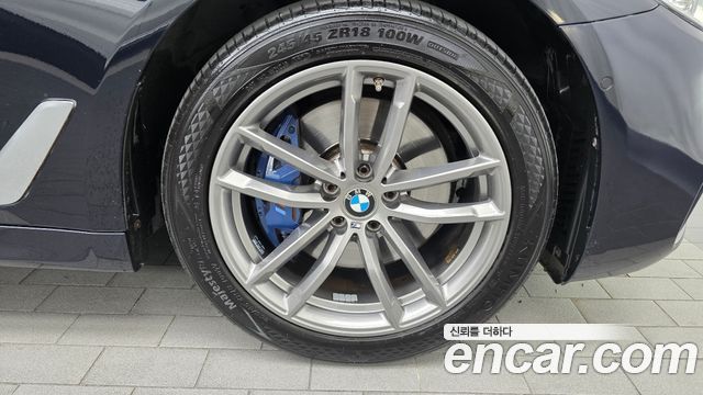 BMW 5-Series 2018 — photo 7