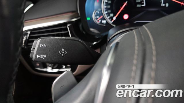 BMW 5-Series 2018 — photo 27