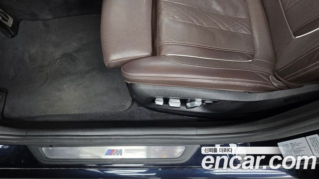 BMW 5-Series 2018 — photo 31