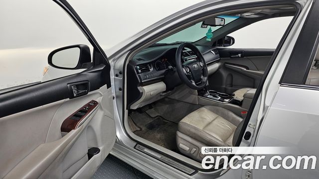 Toyota Camry 2012 — photo 13